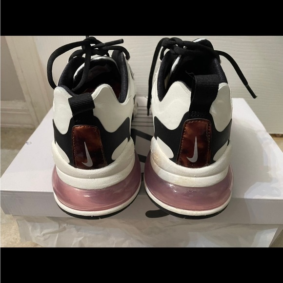 Womans Air Max 270 React - Picture 4 of 6